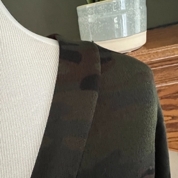 NEW Social Standard by Sanctuary Camo Daytripper Cardigan Sweater Sz. L - Picture 7 of 14